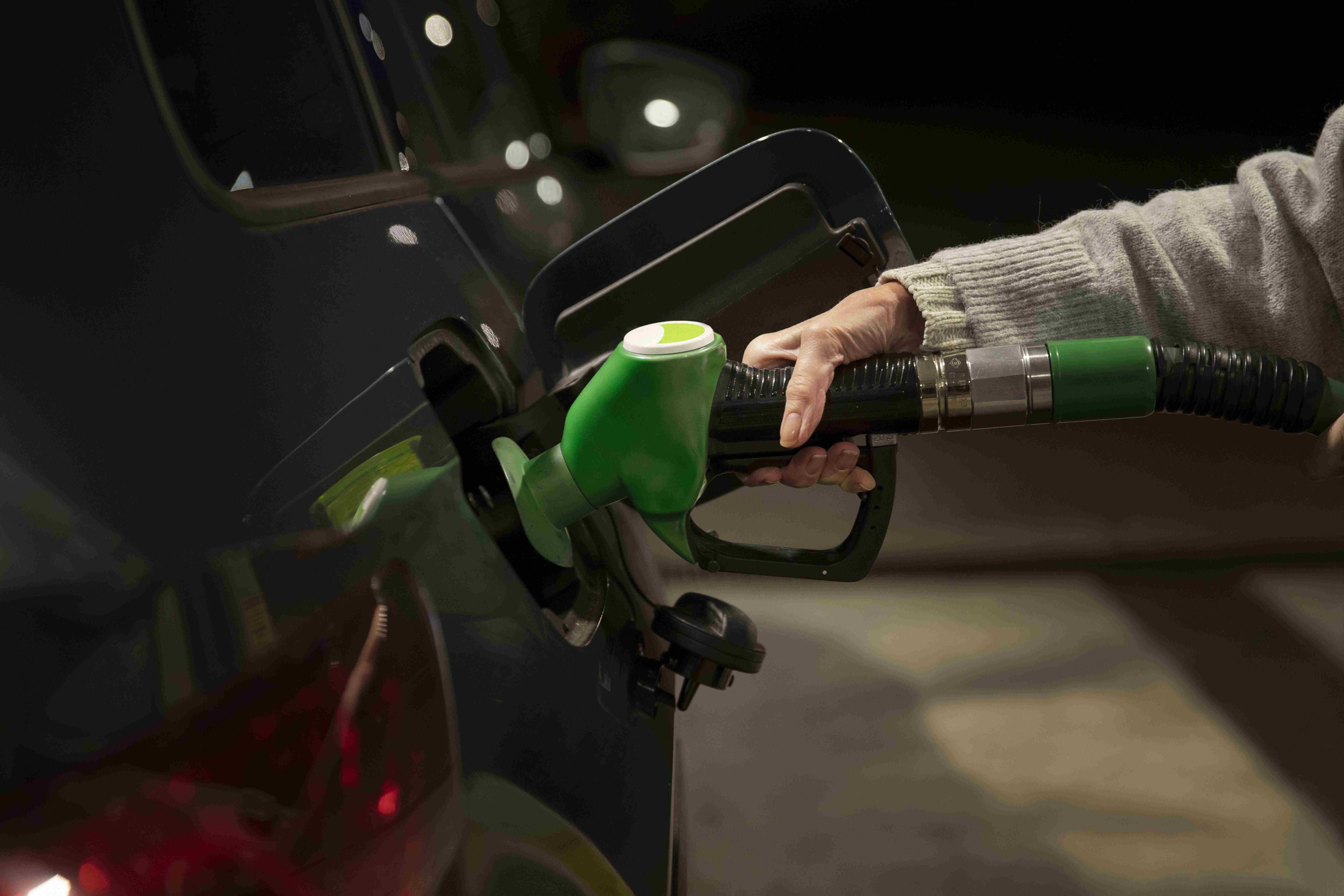 Эффективность топлива: как автопроизводители сокращают потребление топлива у автомобилей.
